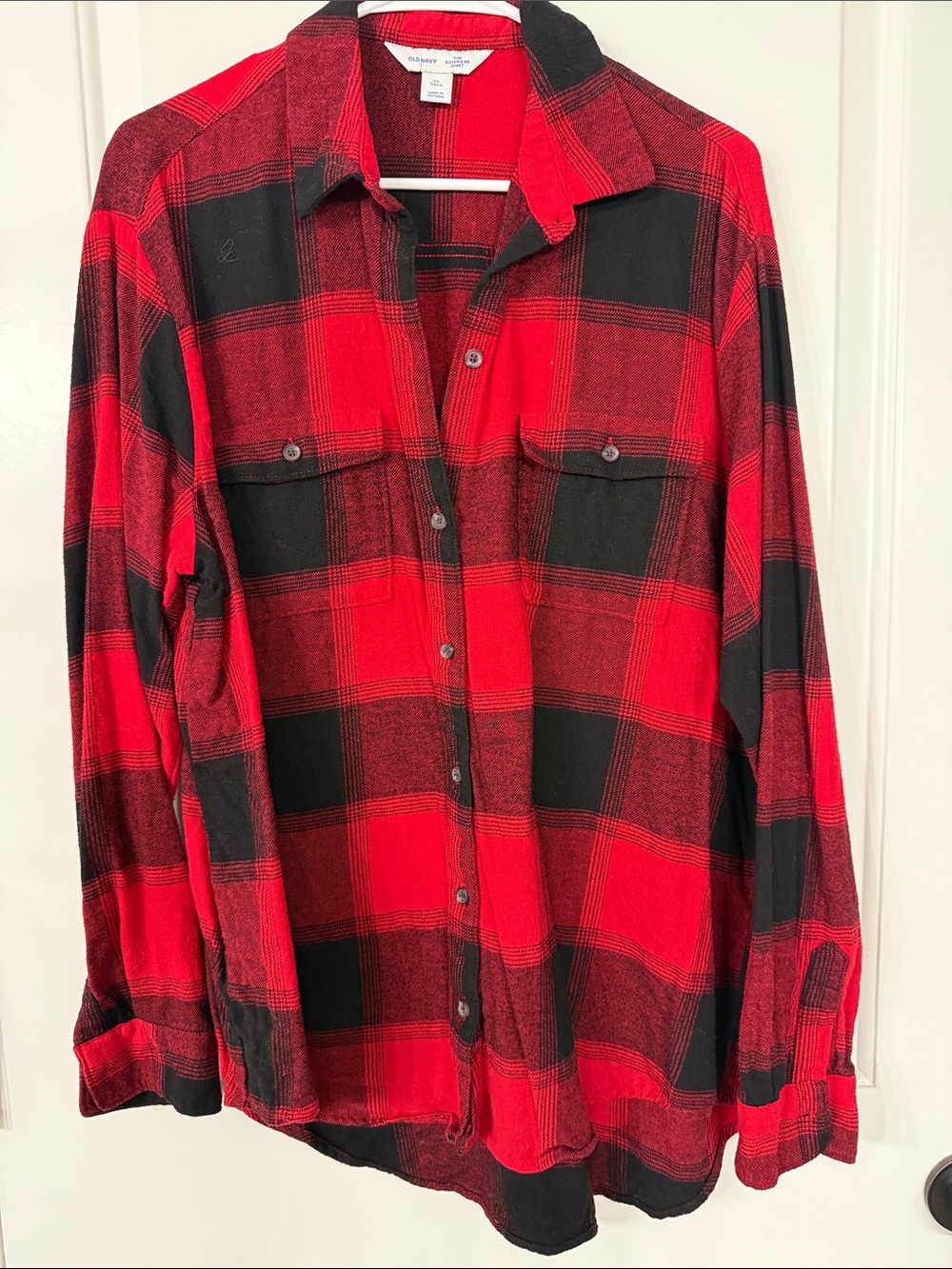 Old Navy The Boyfriend Shirt Classic Red & Black Buffalo Plaid Button-Up Shirt